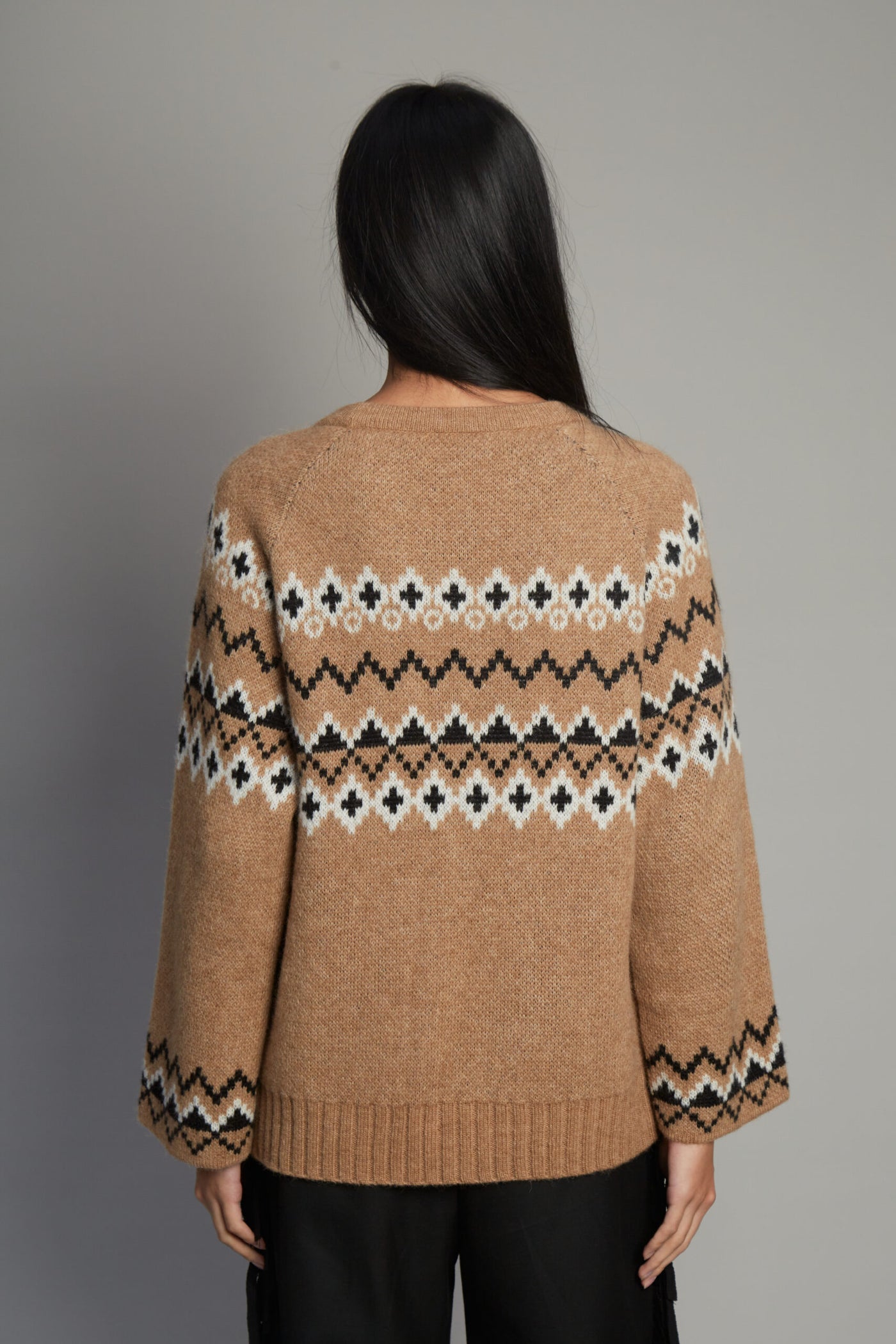 Ayllu Beige Sweater
