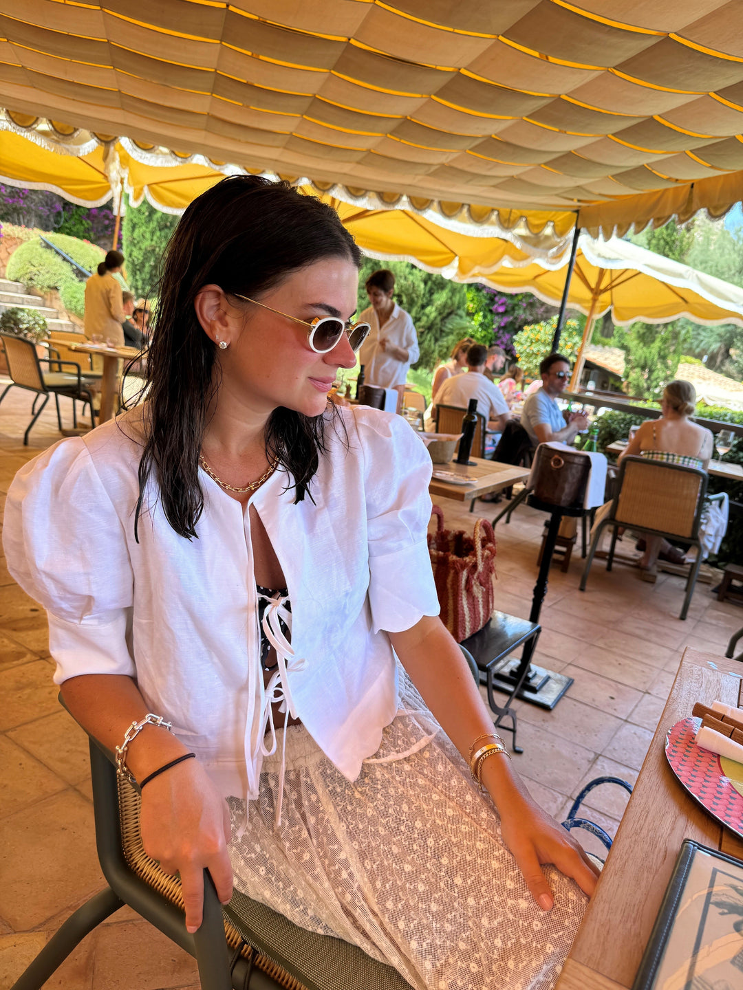 Scalloped Top White – Couper