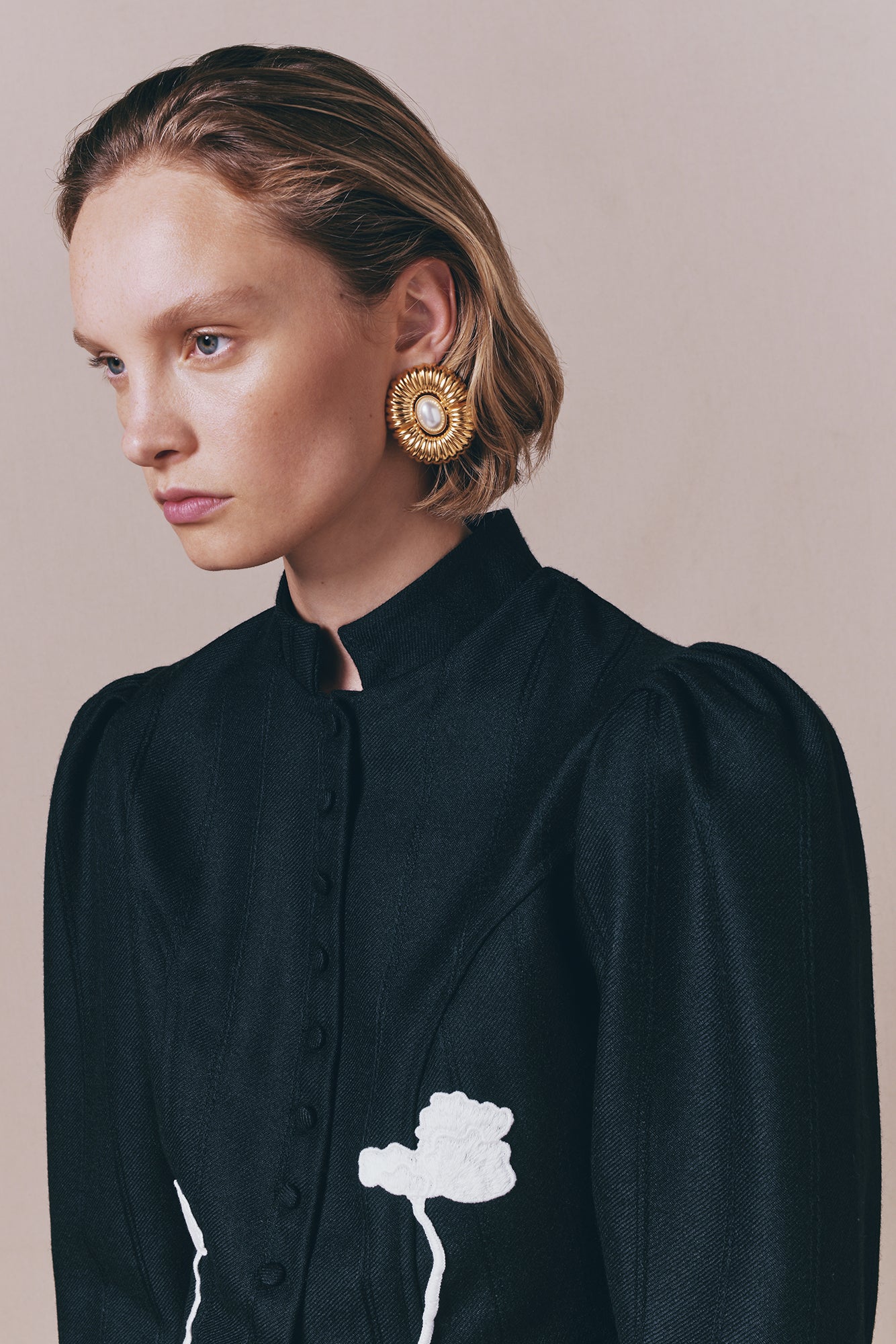 Black Virgin Wool Jacket With Puff Sleeves and Floral Embroidery