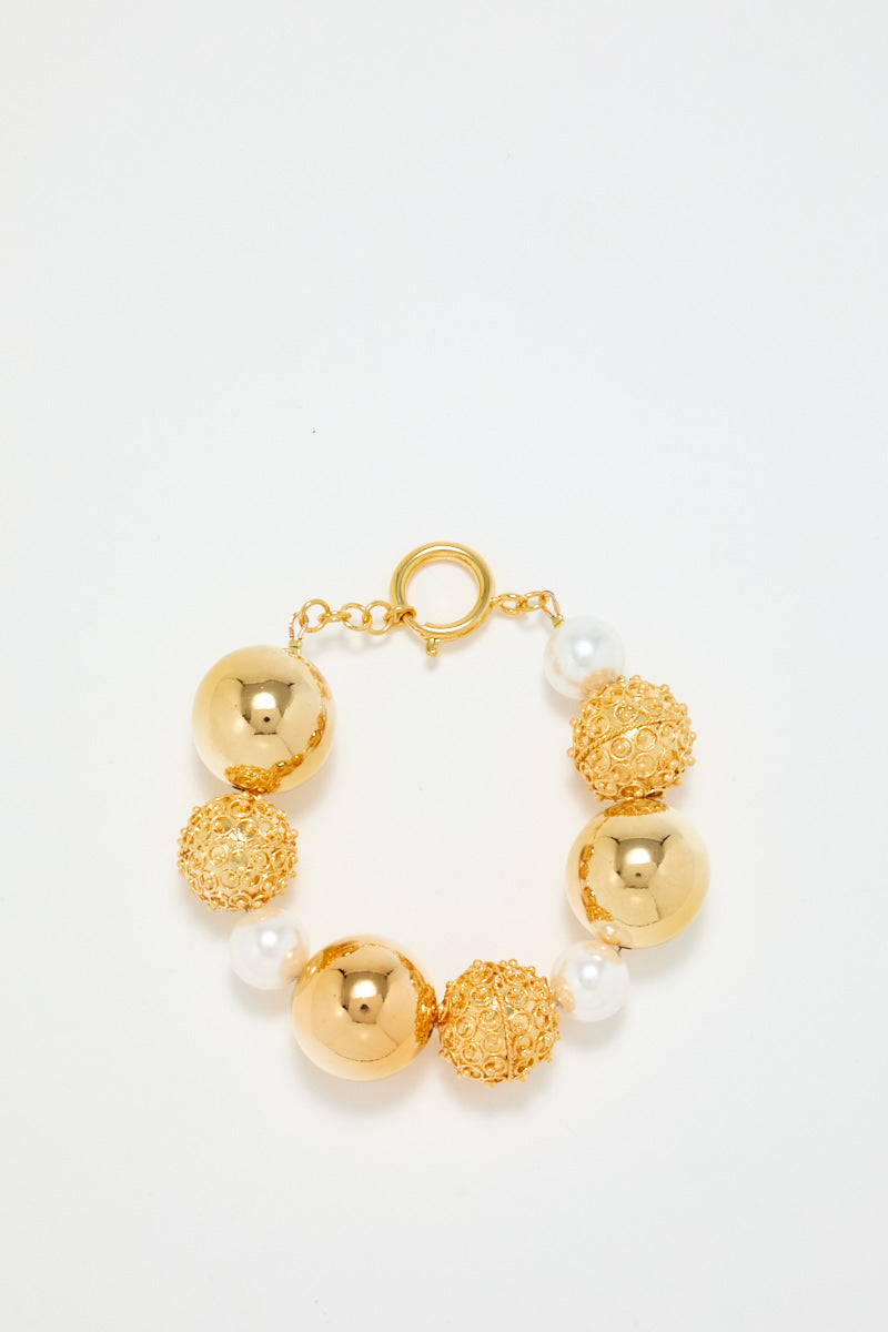 Gold Bracelet With White Pearl Detail