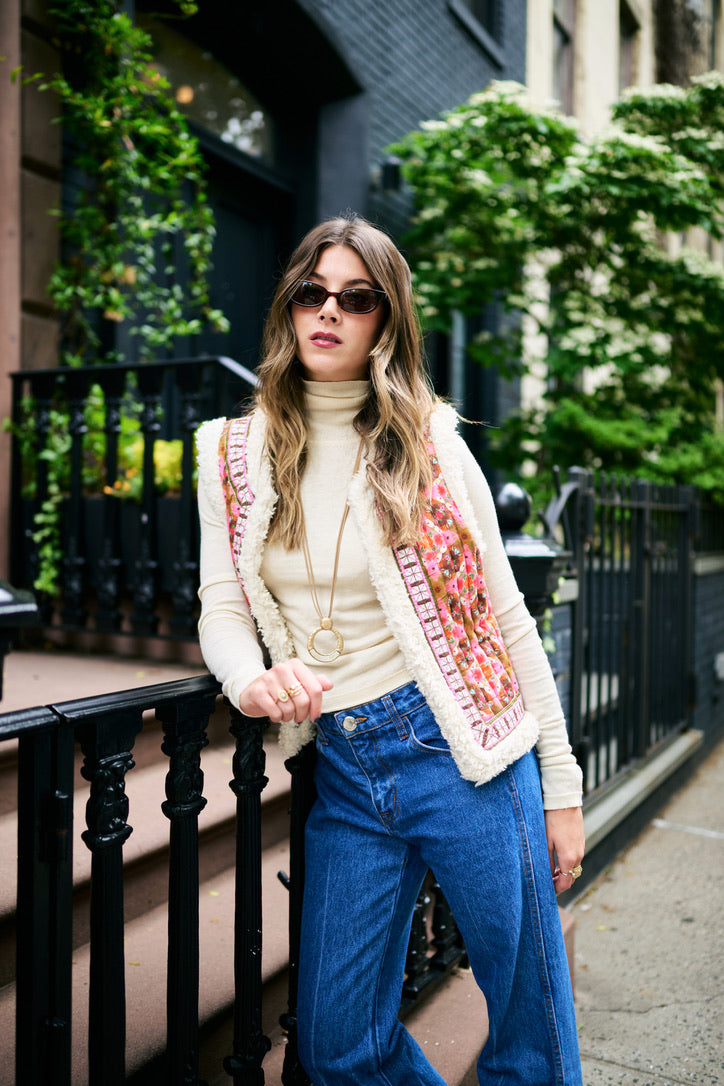Willow Sherpa Reversible Vest - Farmhouse Pink