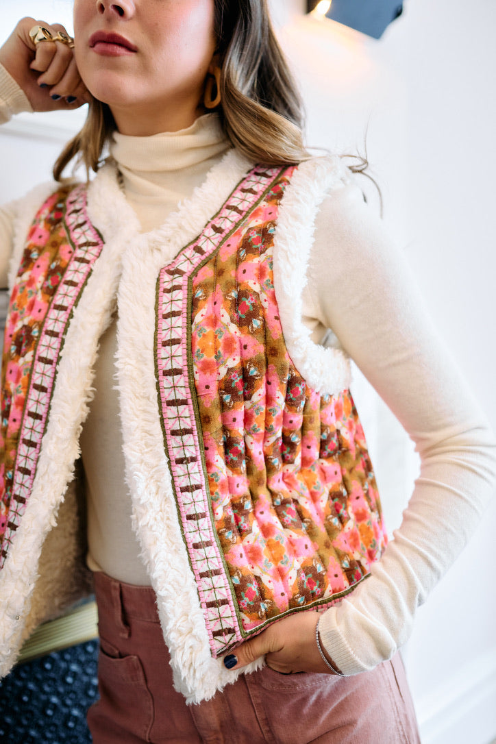 Willow Sherpa Reversible Vest - Farmhouse Pink