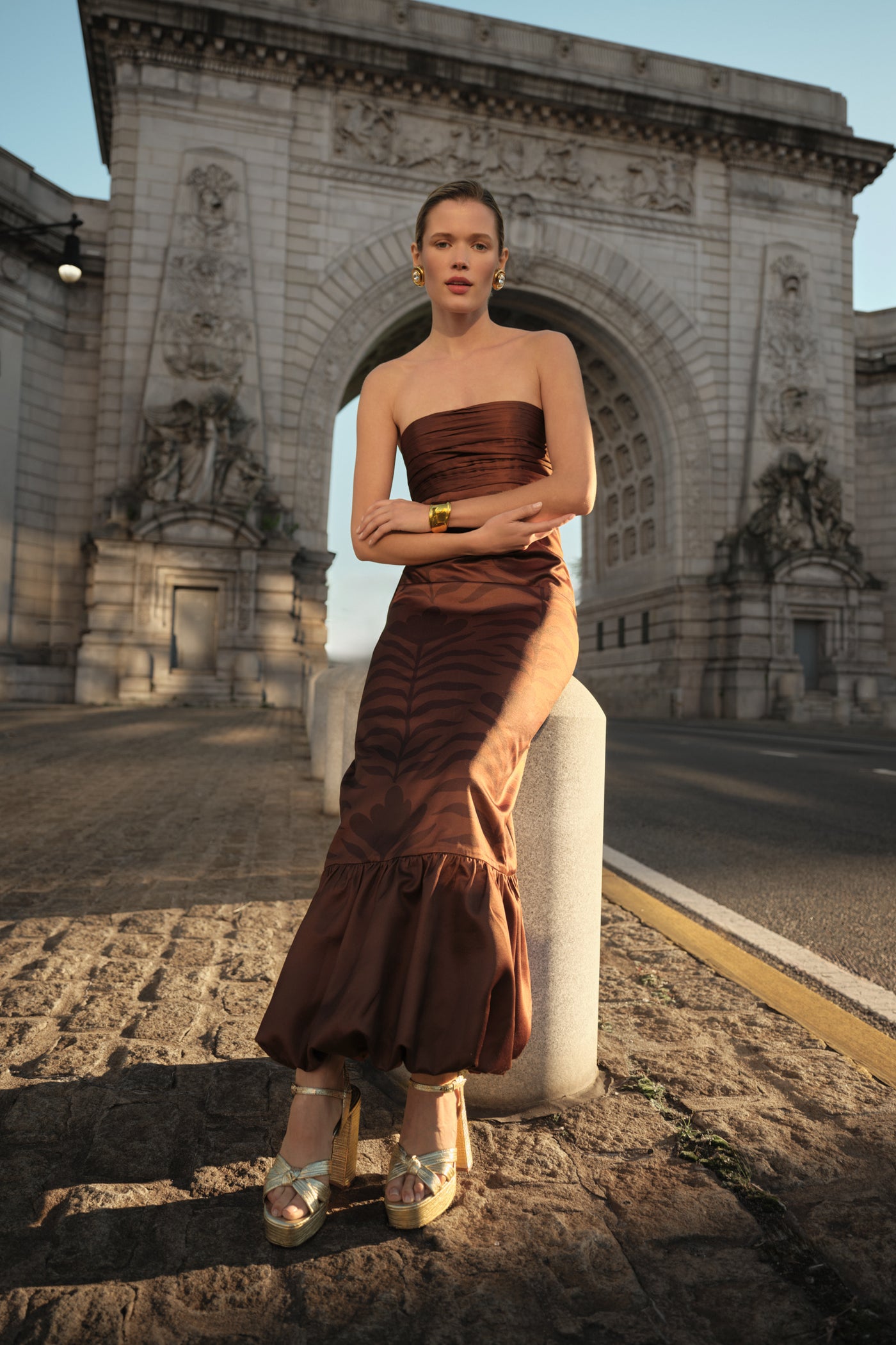 VAL STRAPLESS MAXI DRESS M VAL STRAPLESS MAXI DRESS M