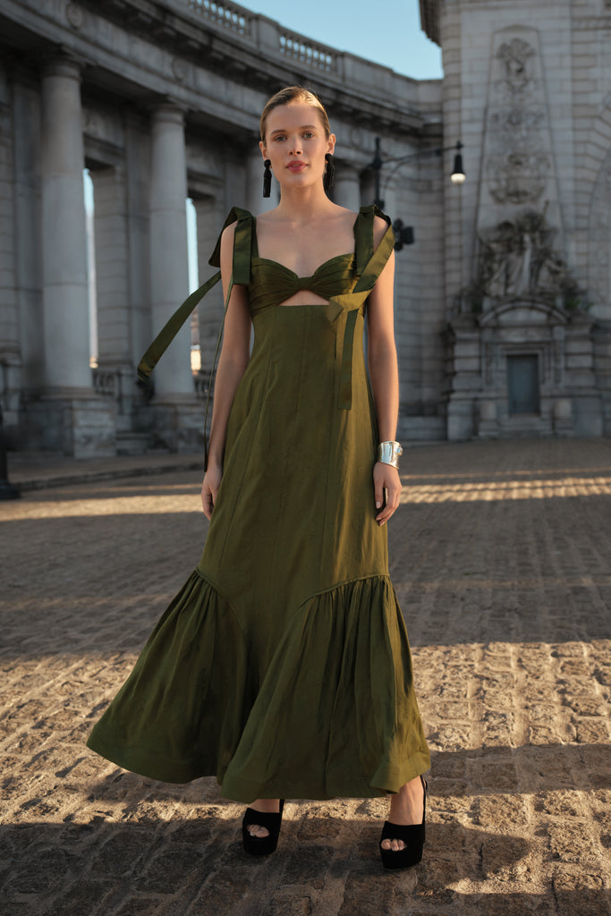 oroton green bow dress The long-awaited Bow Detail gown is here. As seen on @lissygraham_