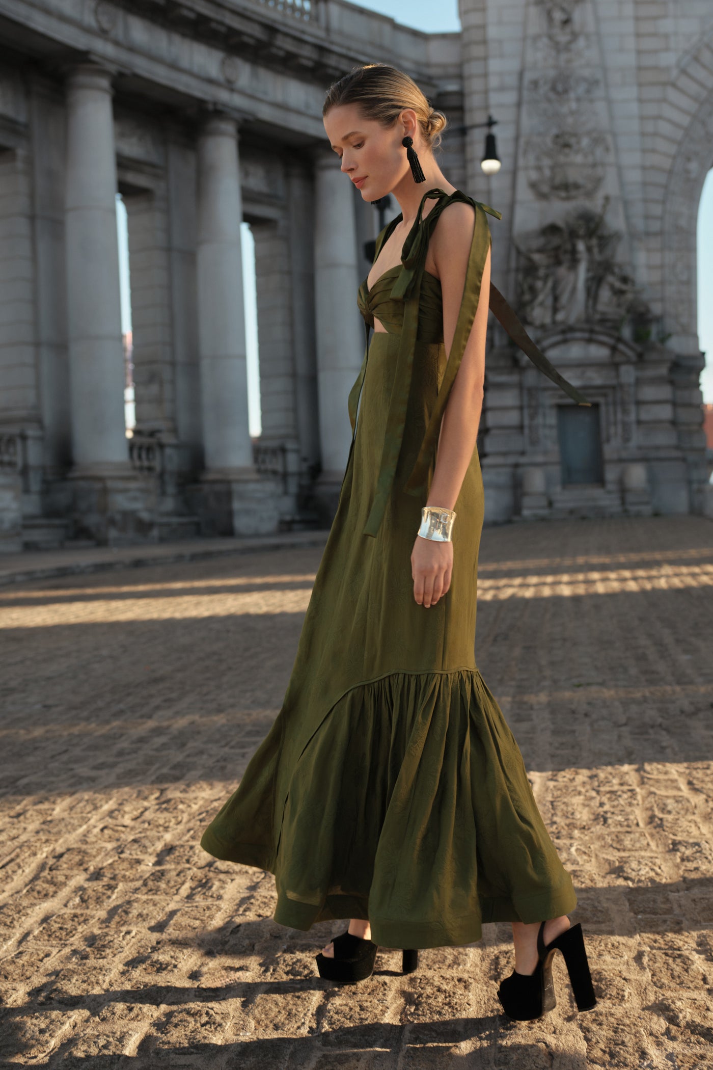 GOLDIE BOW SLEEVE GOWN