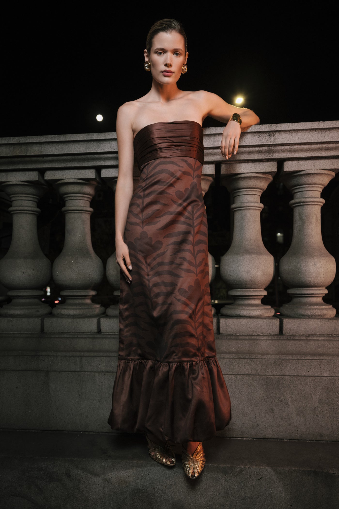 VAL STRAPLESS MAXI DRESS M VAL STRAPLESS MAXI DRESS M