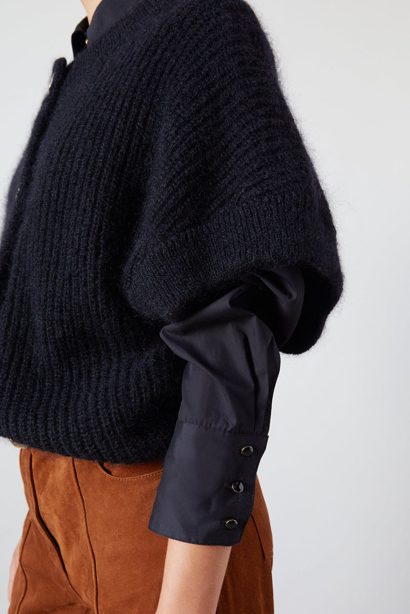 Luca Vest Black